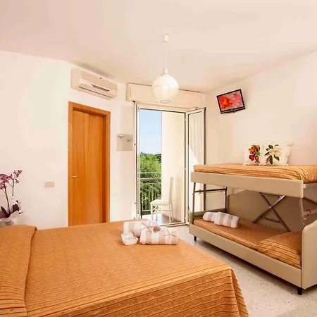 Leonardo Hotel 2*